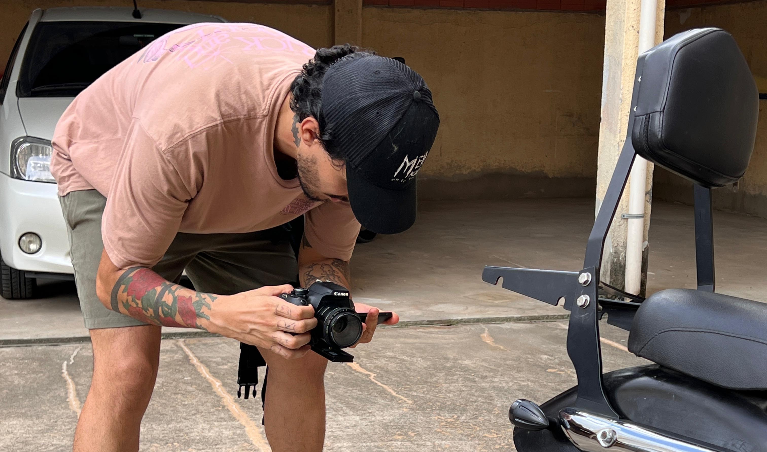 Olhar cinematográfico em close-up sob enquadramento anamórfico